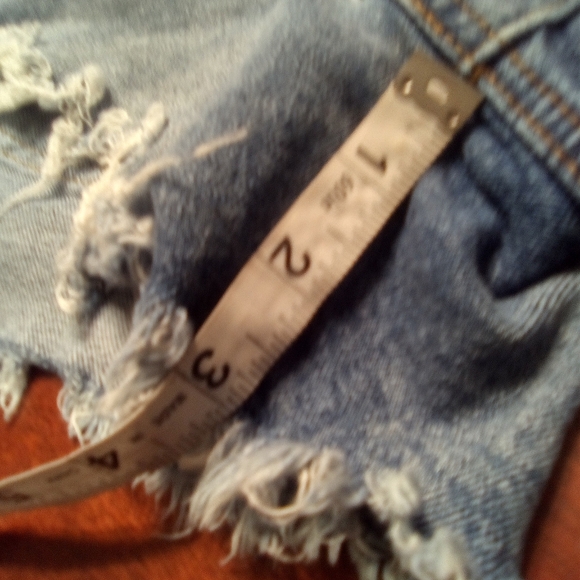 KENDALL +KYLIE SHORT JEAN - Picture 7 of 8